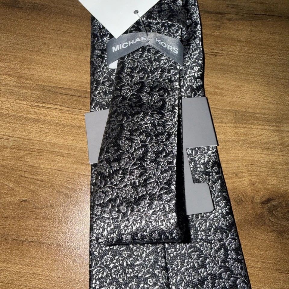 Corbata para hombre Michael Kors mezcla de seda linley floral - negra Foto 3 de 4