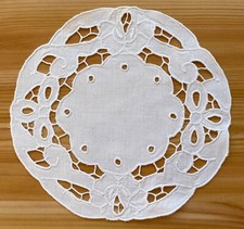 Weißes Deckchen Baumwolle Lochstickerei Richelieu ca. 19/20cm Dm