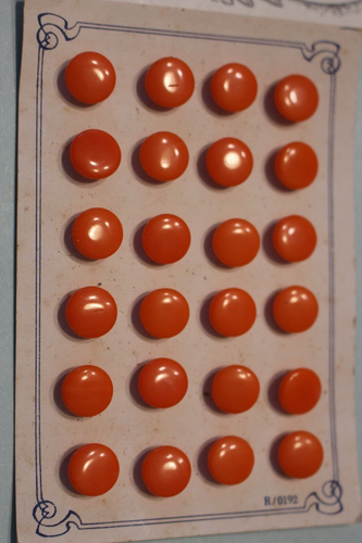 Bouton fantaisie pour couture enfant, bouton rose rouge, matriochka, original - Un grand marché