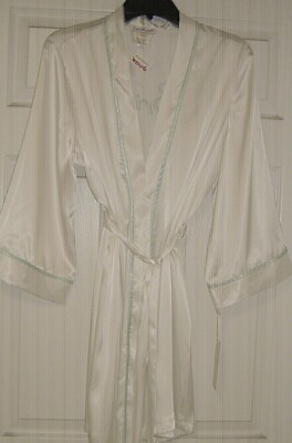 Women's Linea Donatella White Satin Bride's Robe New w/tag Long Sleeves