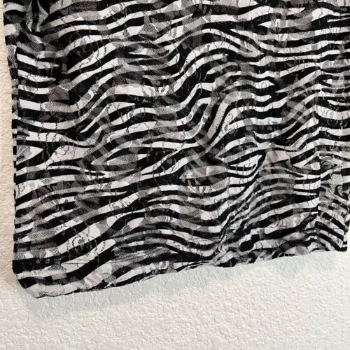 Lily White Sheer Zebra Print Black White Short Sleeve Top Womens Size XS - Picture 3 of 10