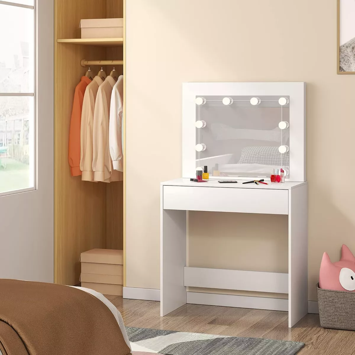 Room 2024 makeup vanity