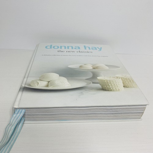 Donna Hay The New Classics Cookbook Hardcover Cooking Kitchen Classic Recipes - Picture 12 of 14