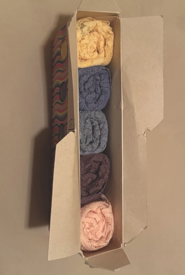 Hanky Panky Women’s Signature Lace Low Rise Thong 5 Pack One Size Fits 2-12 - Image 3 of 3