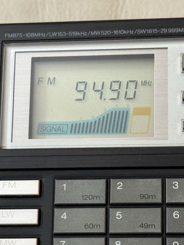 Panasonic RF-B65 Radio FM-LW-MW-SW All Band Receiver with Case, Adapter, Manual - Picture 17 of 23