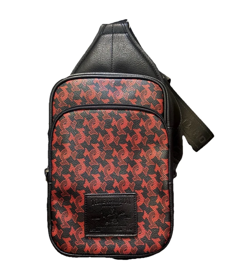 Сумка через плечо True Religion с монограммой слинга | черный и красный Farro II # TR104445 - Изображение 3 из 4