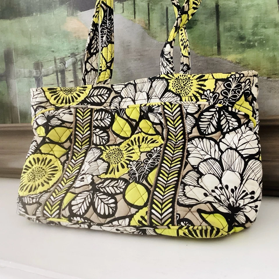 VERA BRADLEY Villager 托特包黑色花卉 Citron 黄色单肩包绗缝 — 第 3/4 张图片