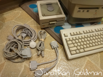 Apple Macintosh LC 520 Performa 500 36MB RAM 4GB HD with IIe card