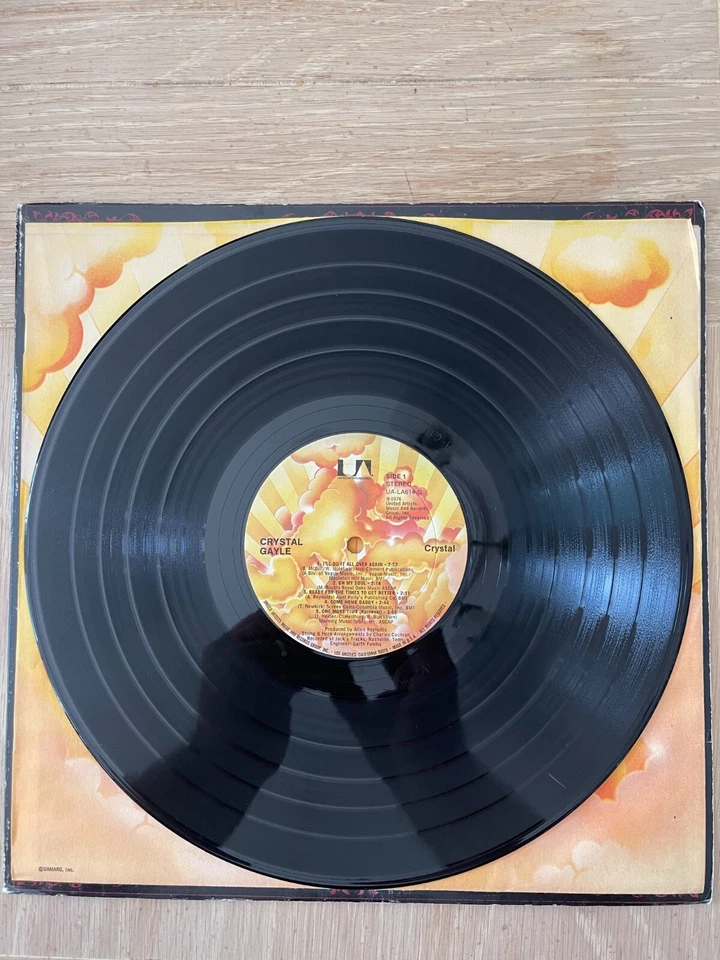 Crystal Gayle - Crystal - OG 1976 vinyl LP with original inner sleeve & POSTER  - Image 3 of 4