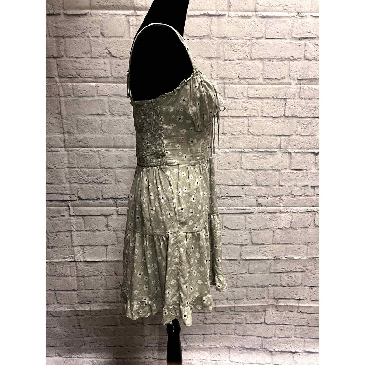 Hollister Sage Green Floral Dress with Spaghetti Straps | eBay Hollister Sage Green Floral Dress with Spaghetti Straps | eBay