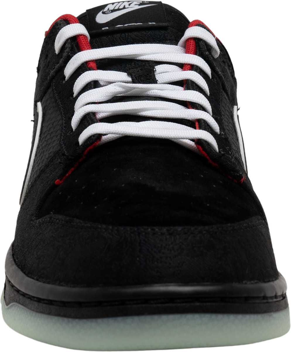 Nike League of Legends x Dunk Low Black for Sale Nike League of Legends x Dunk Low Black for Sale