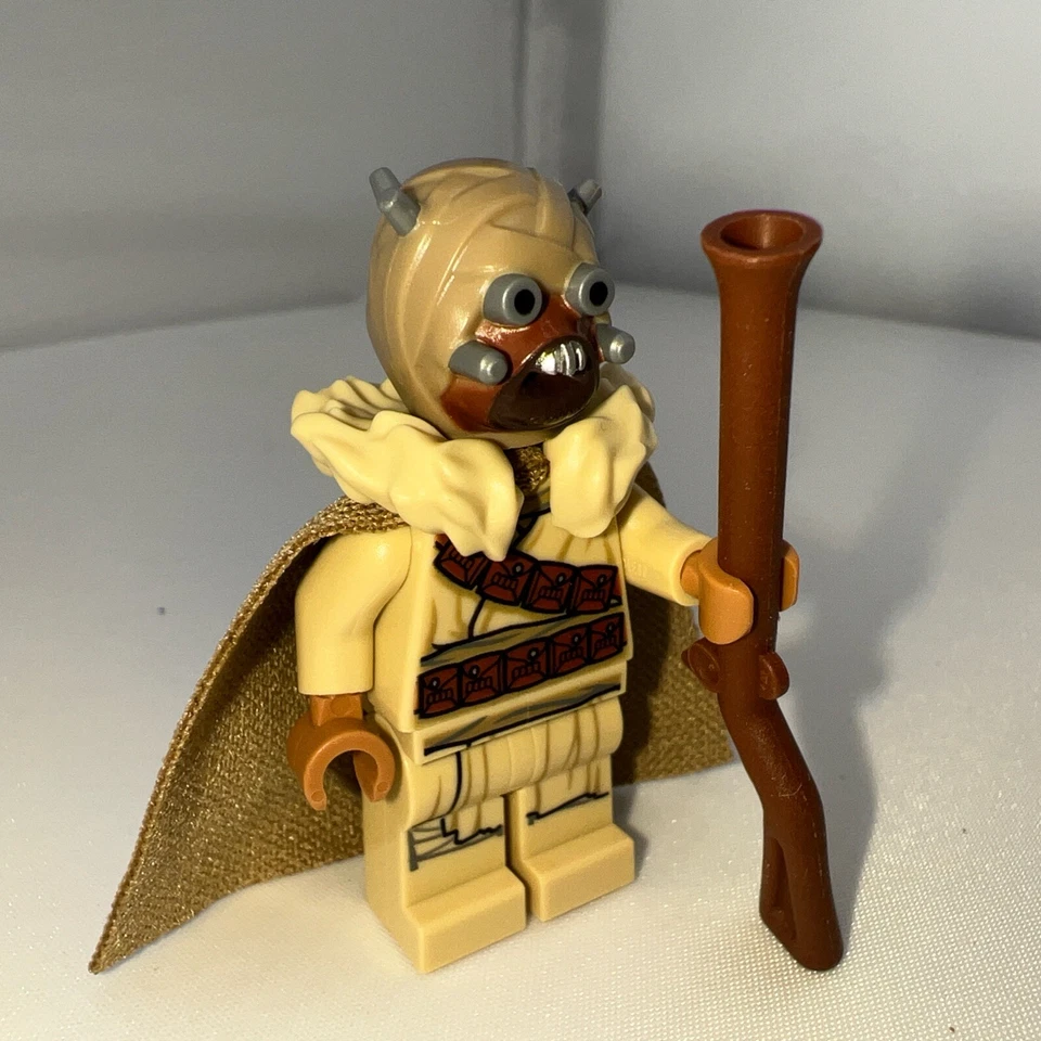 LEGO Star Wars Tusken Raider Minifigure with fabric cape and gun MOC custom - Image 2 of 4