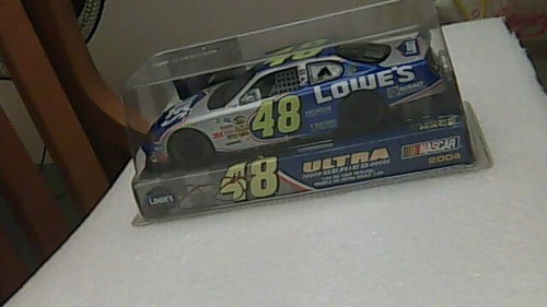 2004 NASCAR JIMMIE JOHNSON 1:24 DIECAST MONTE CARLO - LOWE'S #48 ULTRA SERIES - Afbeelding 3 van 12