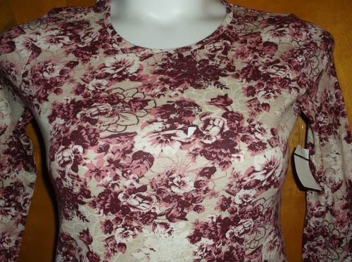 BRAND NEW WHITE STAG CREW NECK TAN TEE with L/S & ROSE & BURGANDY FLORAL PRINT - 第 2/3 張圖片