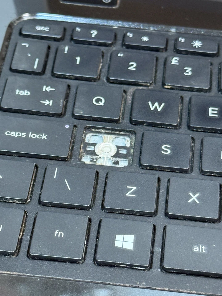 Damaged HP 15-r150sa Laptop | Intel i5-4210U | 6GB RAM | 1TB HDD | Windows 10 - Image 4 of 4