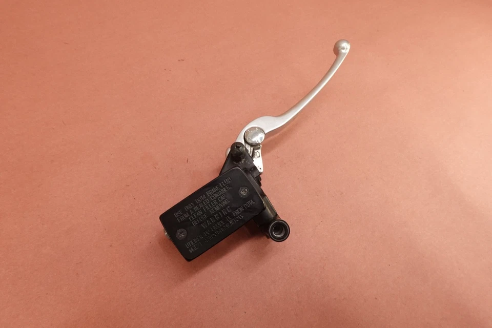 2003 - 2008 Suzuki SV650 Front Brake Master Cylinder Assembly - Image 3 of 4