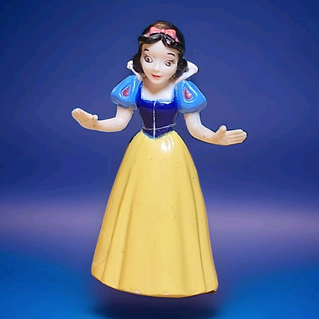 Vintage Disney 1993 Snow White 2½” Figure