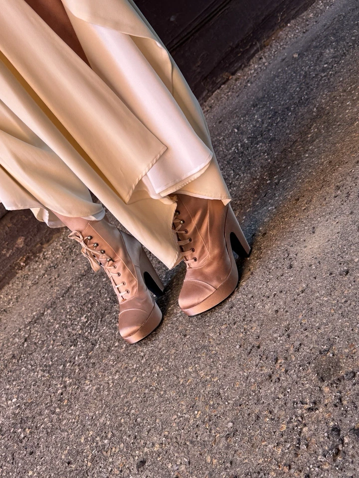 复古粉色丝绸 Robert Clergerie 开幕式法国厚底短靴 — 第 4/4 张图片