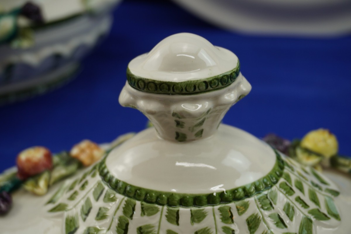 Capo-De-Monte Italy 1326 Soup Tureen, 12 7/8