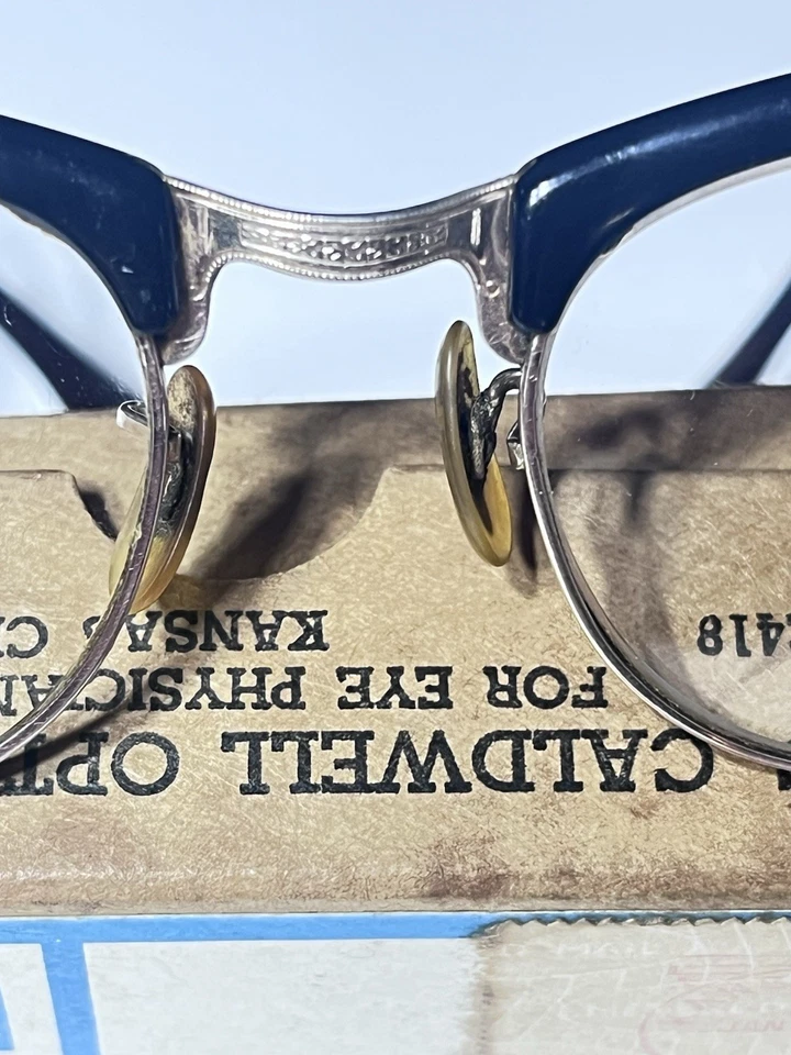 Anteojos Shuron Horn Rim vintage años 60 1/10 12k GF marco negro detalles dorados Foto 2 de 4