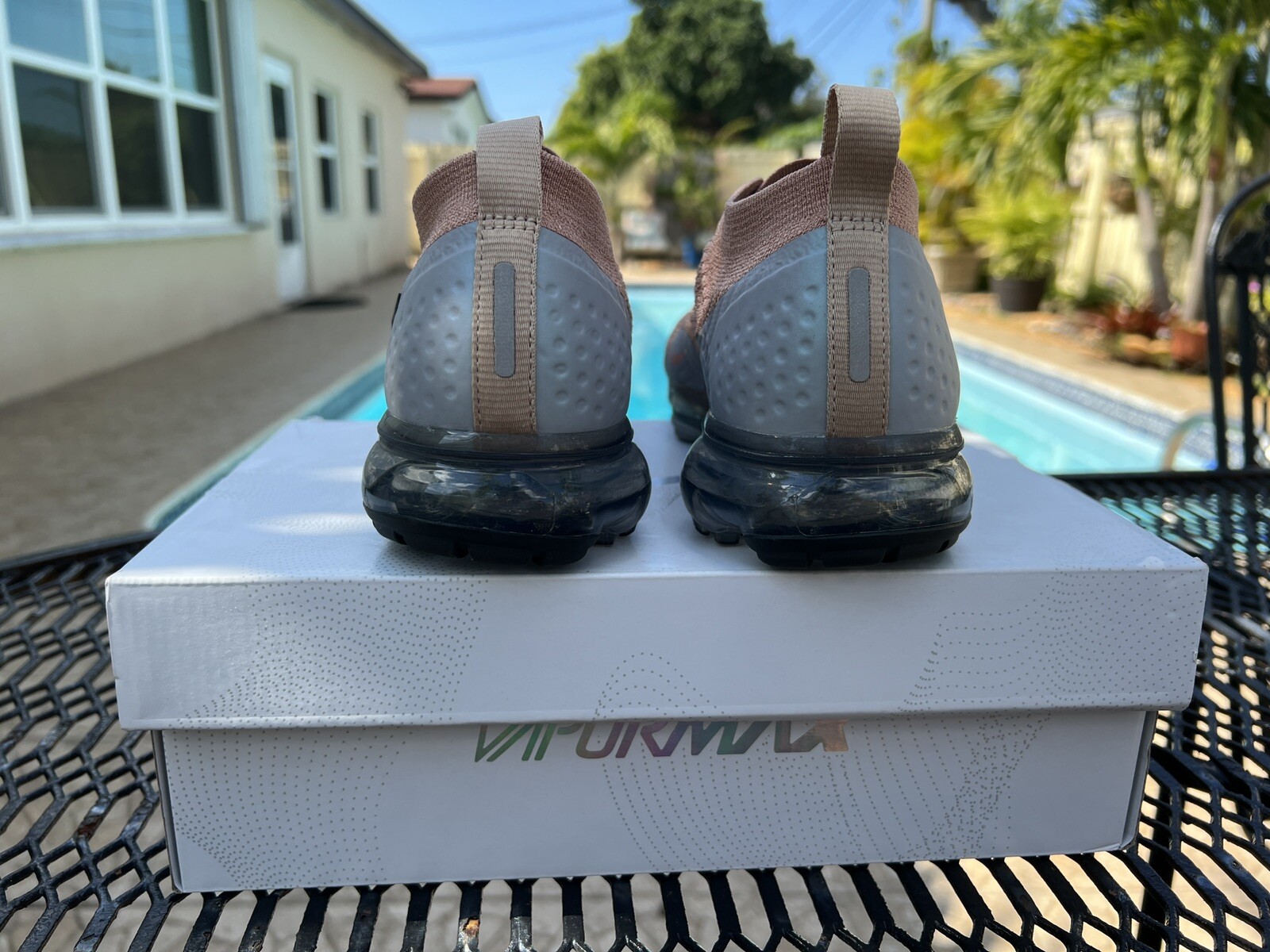 Nike Air VaporMax Flyknit 2 Rose Gold 