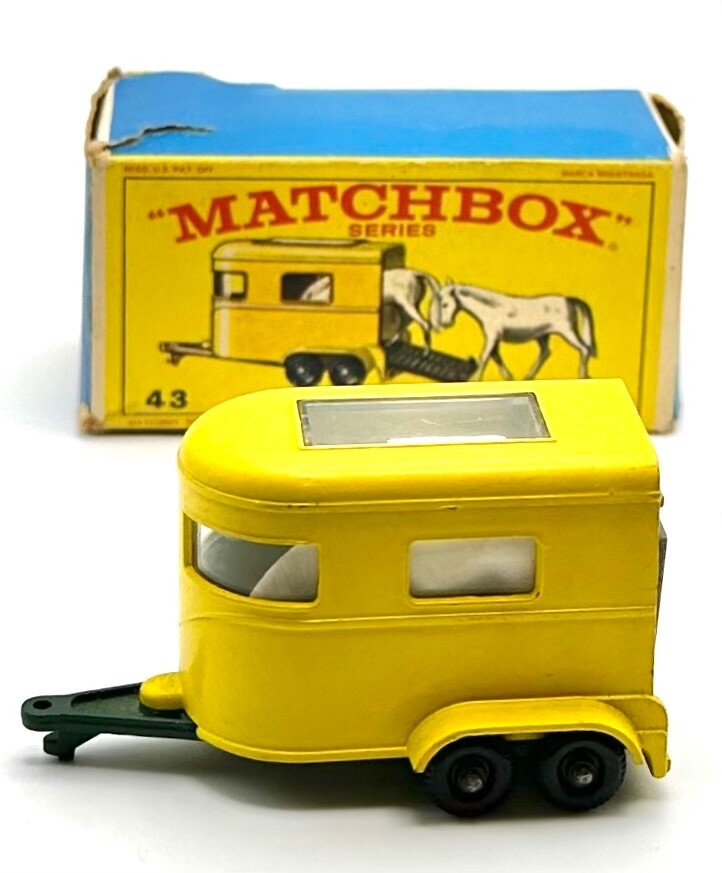 MATCHBOX by Lesney No.43 Vintage Yellow Pony Trailer plus two white Horses