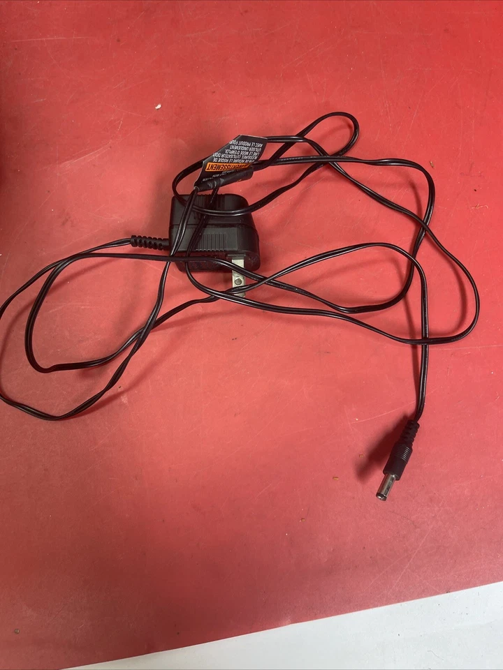 BLACK AND DECKER BCD702 3/8" 20V Max 20 Volt Cordless Drill Driver Set - Image 4 of 4