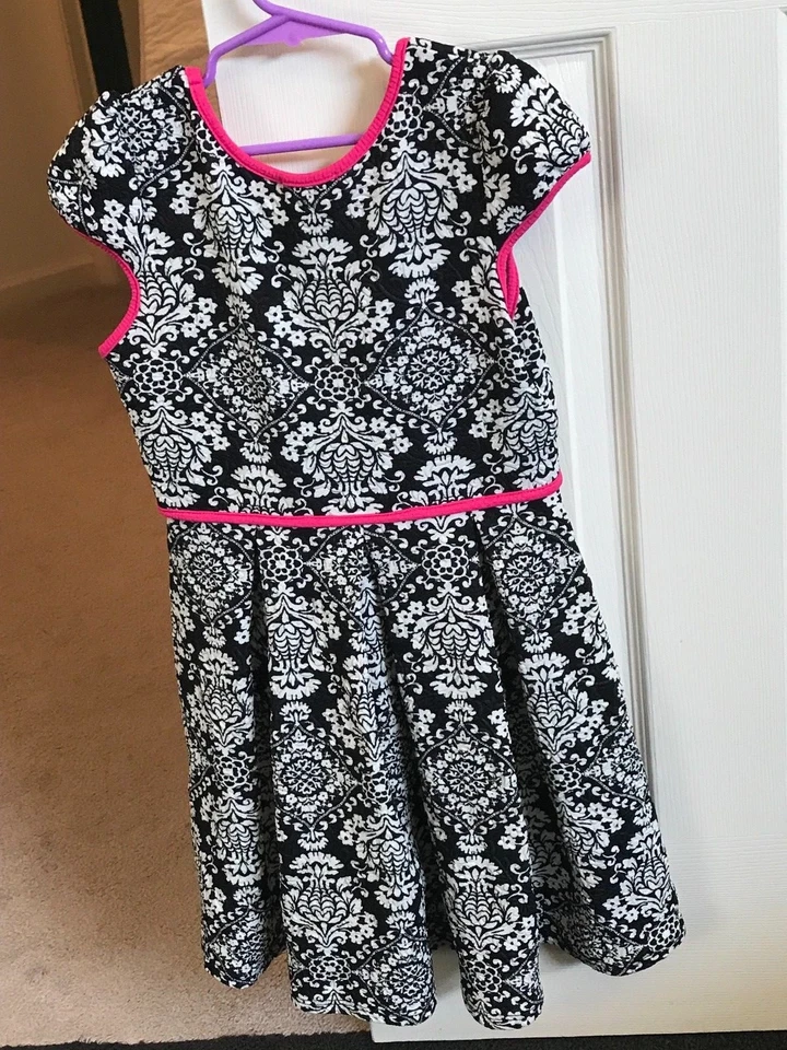 Girls 8 Black Cap Sleeve Dress with White Design & Pink Trim Soprano - Изображение 2 из 2