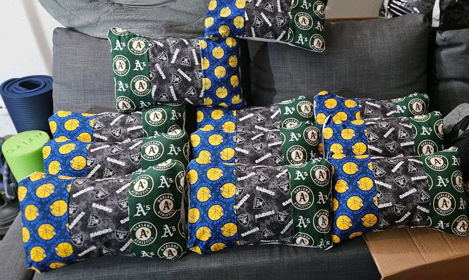 Almohada deportiva fanática Warriors/Raiders/Oakland Athletics Foto 3 de 3