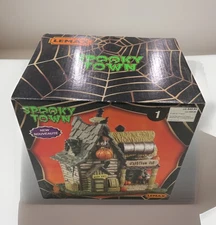 🎃 Lemax Spooky Town “The Last Straw” House of the Scarecrow Halloween Village