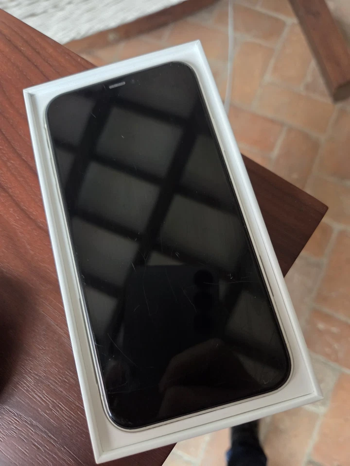 Apple iPhone 11 - 128GB - Bianco, restituzione consentita - Immagine 4 di 4
