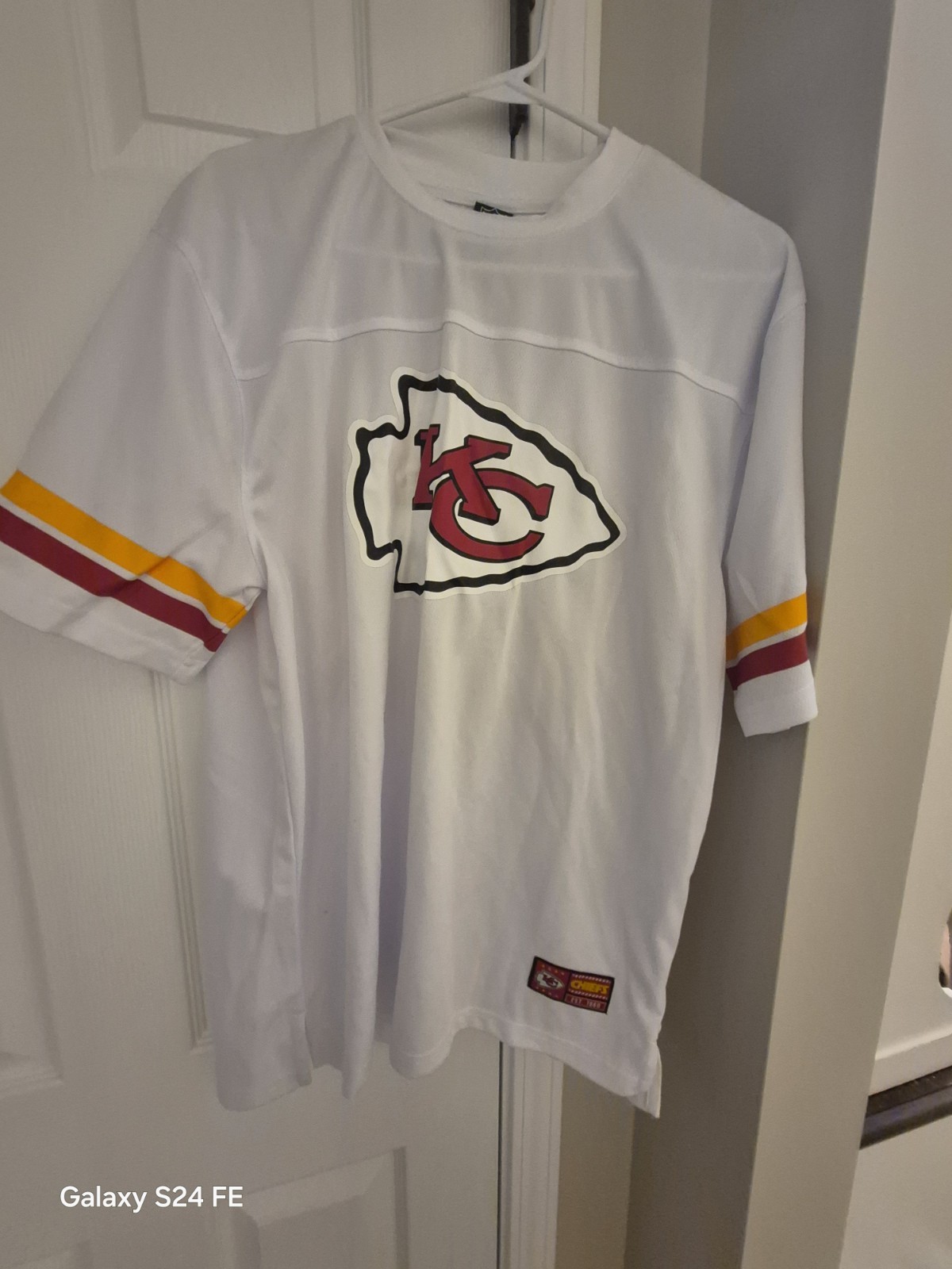 Womens Kansas City Chiefs Football Short Sleeve Crew Neck  Size L White