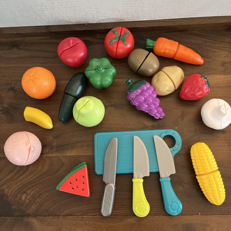 KIDS PRETEND FRUITS AND VEGETABLES AND UTENSILS TOYS PLAYSET LOT OF 20