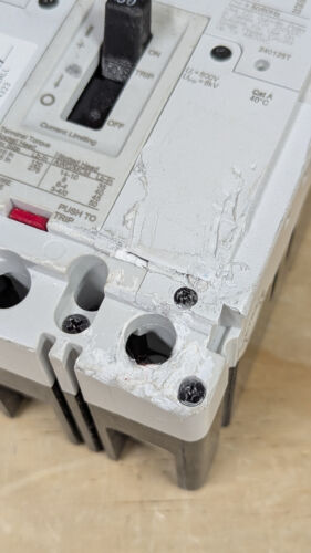 Eaton Interruttore Power Defense 3 poli 50A 600VAC PDG23M0050TFFL - Foto 4 di 8