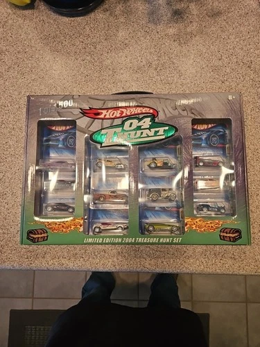 Hot Wheels 2004 RLC Redline Club Treasure Hunt Boxed Set  Sealed Mint #674/1500