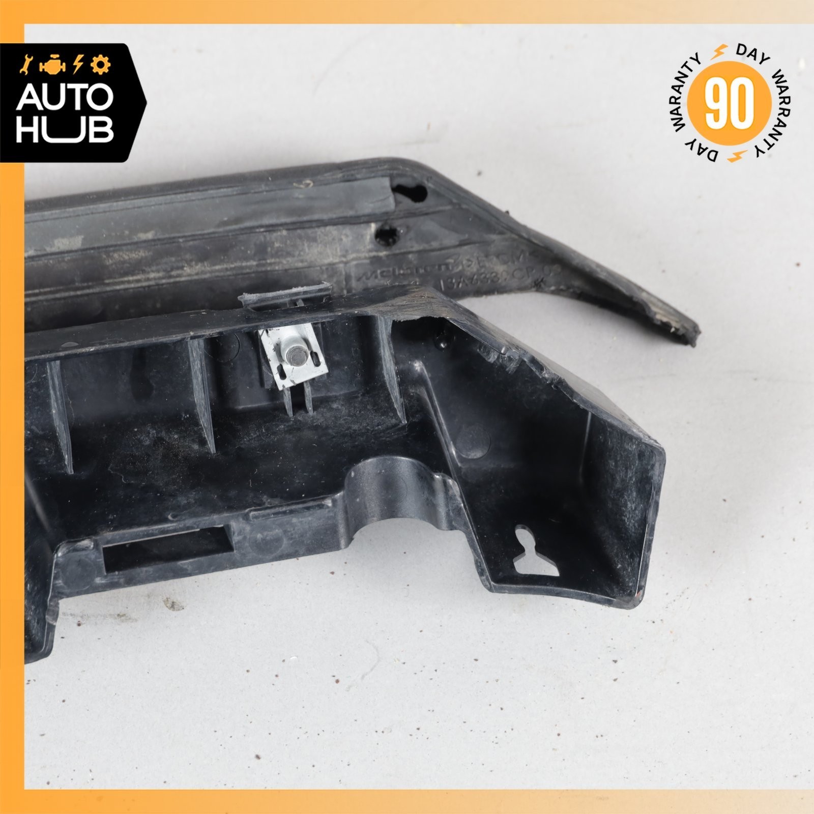 16-20 McLaren 570S 570GT Right Side Door Sill Rocker Panel Molding Bracket OEM