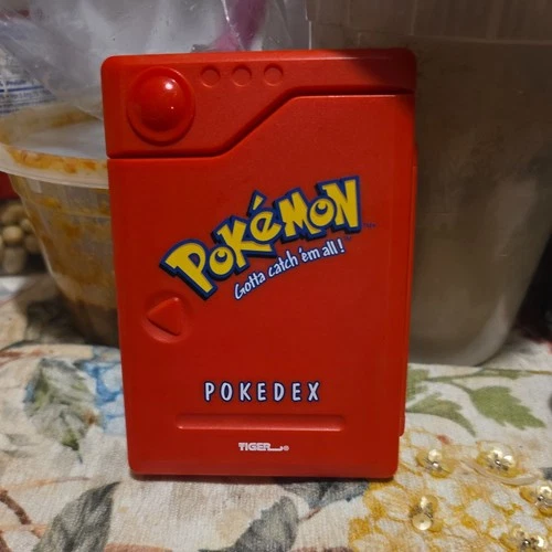 Pokemon Pokedex Handheld Toy Vintage 1998 Tiger Electronics, works, look at vid!