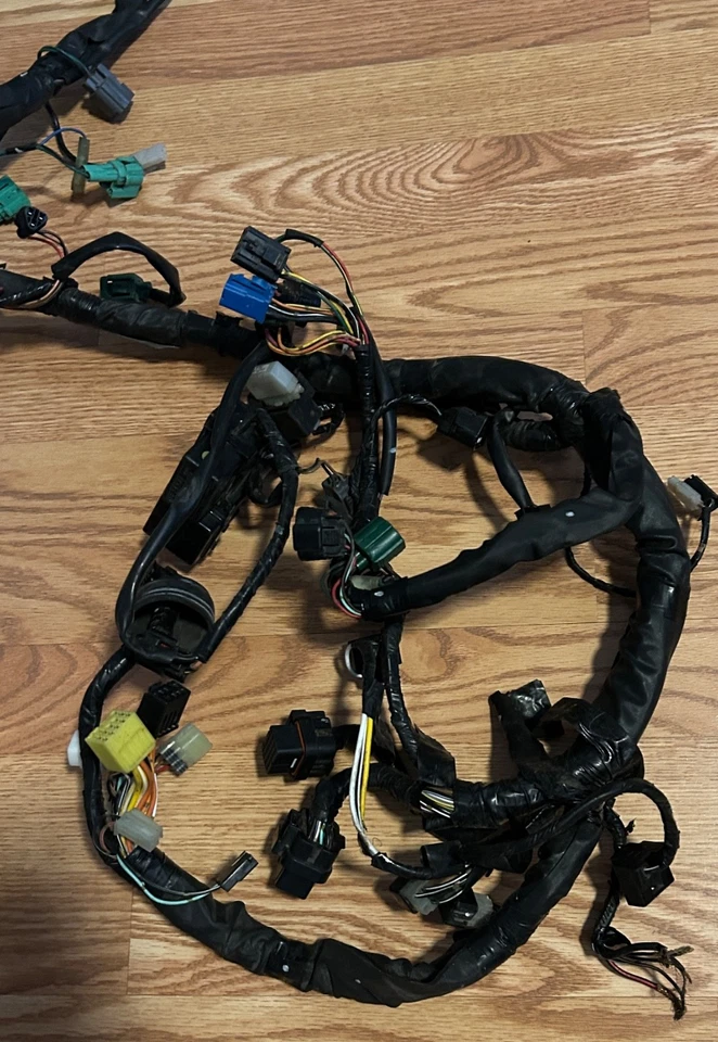 2005 Suzuki AN650 Burgman AN 650 Scooter Electrical Wire Harness Main Loom Plug - Image 2 of 4