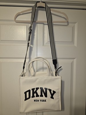 DKNY WHITE MEDIUM SIZE PURSE; HAND/SHOULDER BAG
