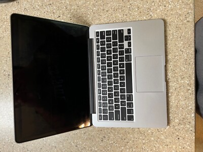 Apple MacBook Pro 13 inch (256GB,Intel Core i5, 2.70GHz, 16GB