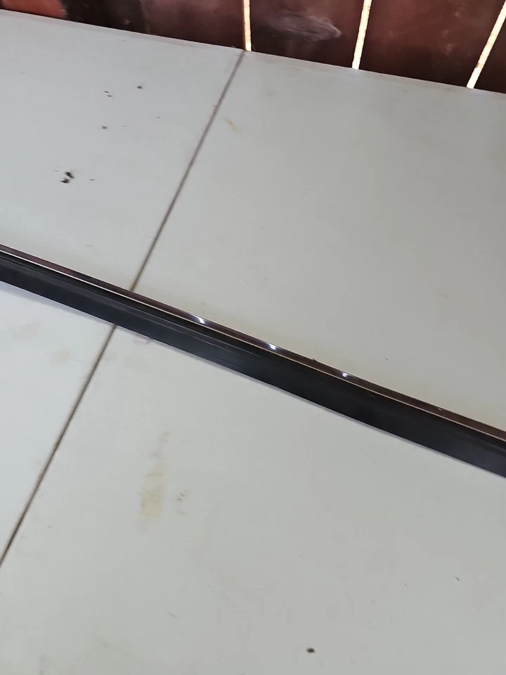 1989 年沃尔沃 240 244 轿车前 D.S. 芬达装饰腰带 — 第 3/4 张图片