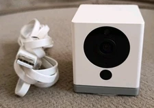 Wyze Cam v2 Security Camera WYZEC2 with USB Cable 32 GB SD Card Magnet Tested