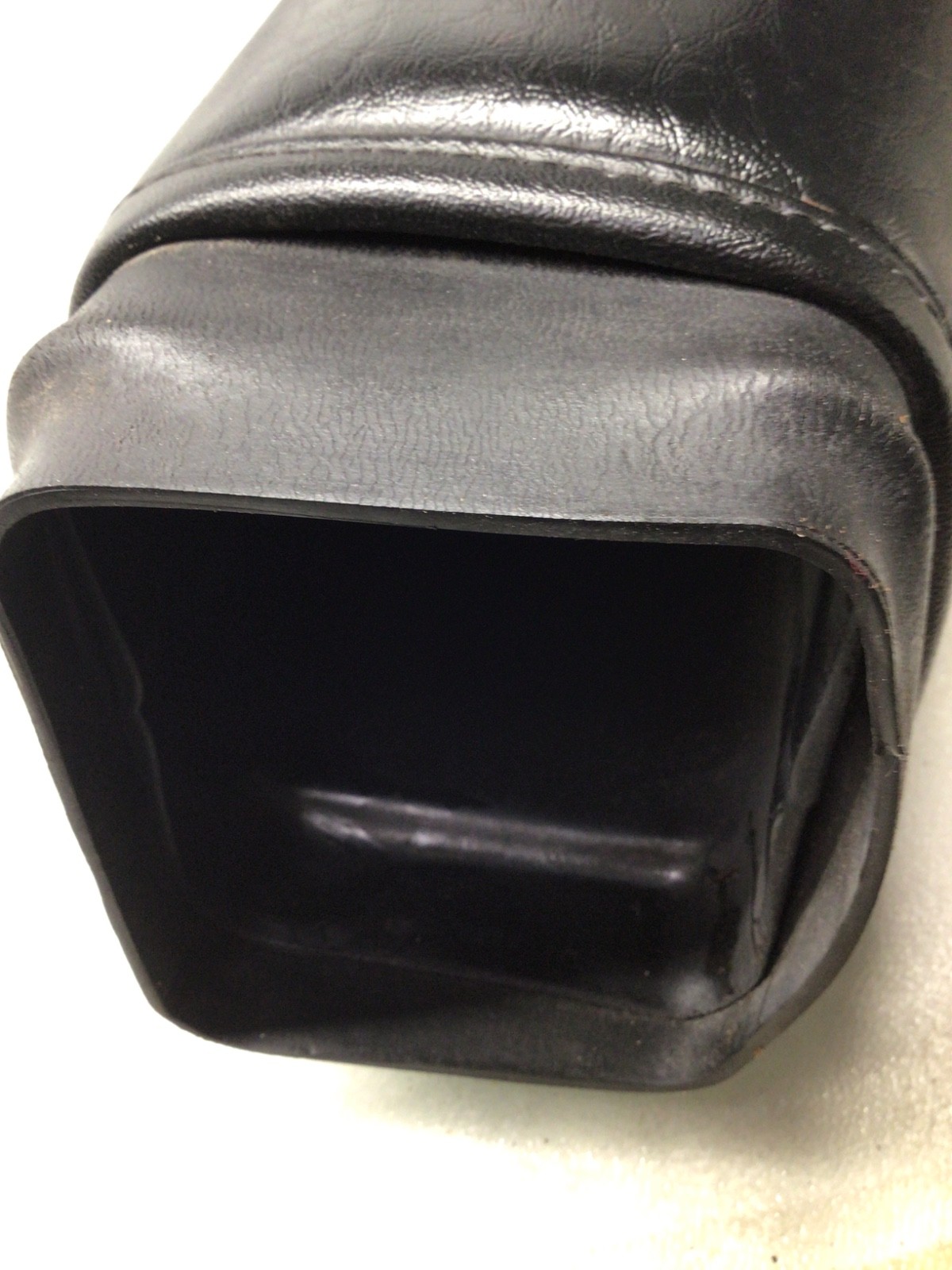1966 - 1980 Rolls Royce Silver Shadow Wraith II Front Right Vent Heater Duct