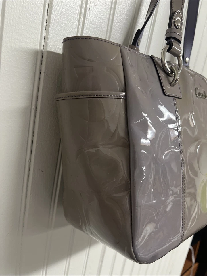 Bolso Coach de charol en lila/púrpura Foto 4 de 4