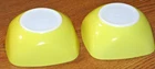 2 VINTAGE YELLOW PYREX SQUARE 12oz HOSTESS SERVING SOUP SALAD BOWLS #410