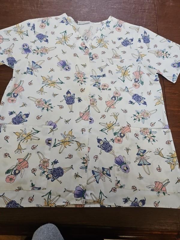 Crest Brand, FAIRY  Scrubs Top Women’s M  (Pre-Owned)
