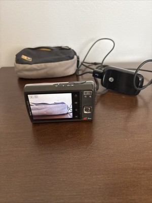 Kodak EasyShare M530 Digital Slim Camera Red 12.0 MP 2.7'' LCD 3x Optical Zoom