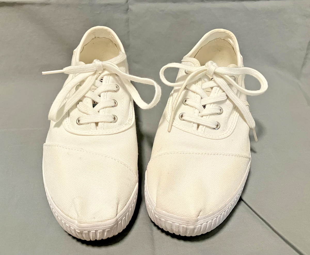 Women's TOMS Cordones Indio Lifestyle Sneakers (size 7) - White