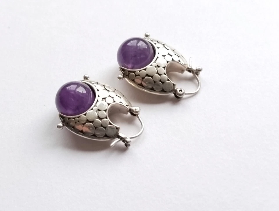 Pendientes de aro de amatista púrpura genuina de plata de ley balinesa / 1,1 pulgadas Foto 4 de 4