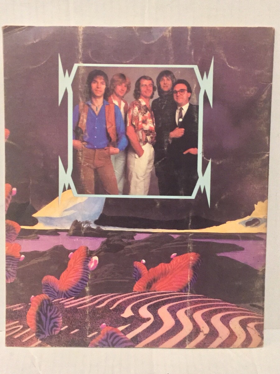 Yes イエス ドラマ ツアー コンサート パンフレット 1980 Yes イエス ドラマ ツアー コンサート パンフレット 1980 - メルカリ